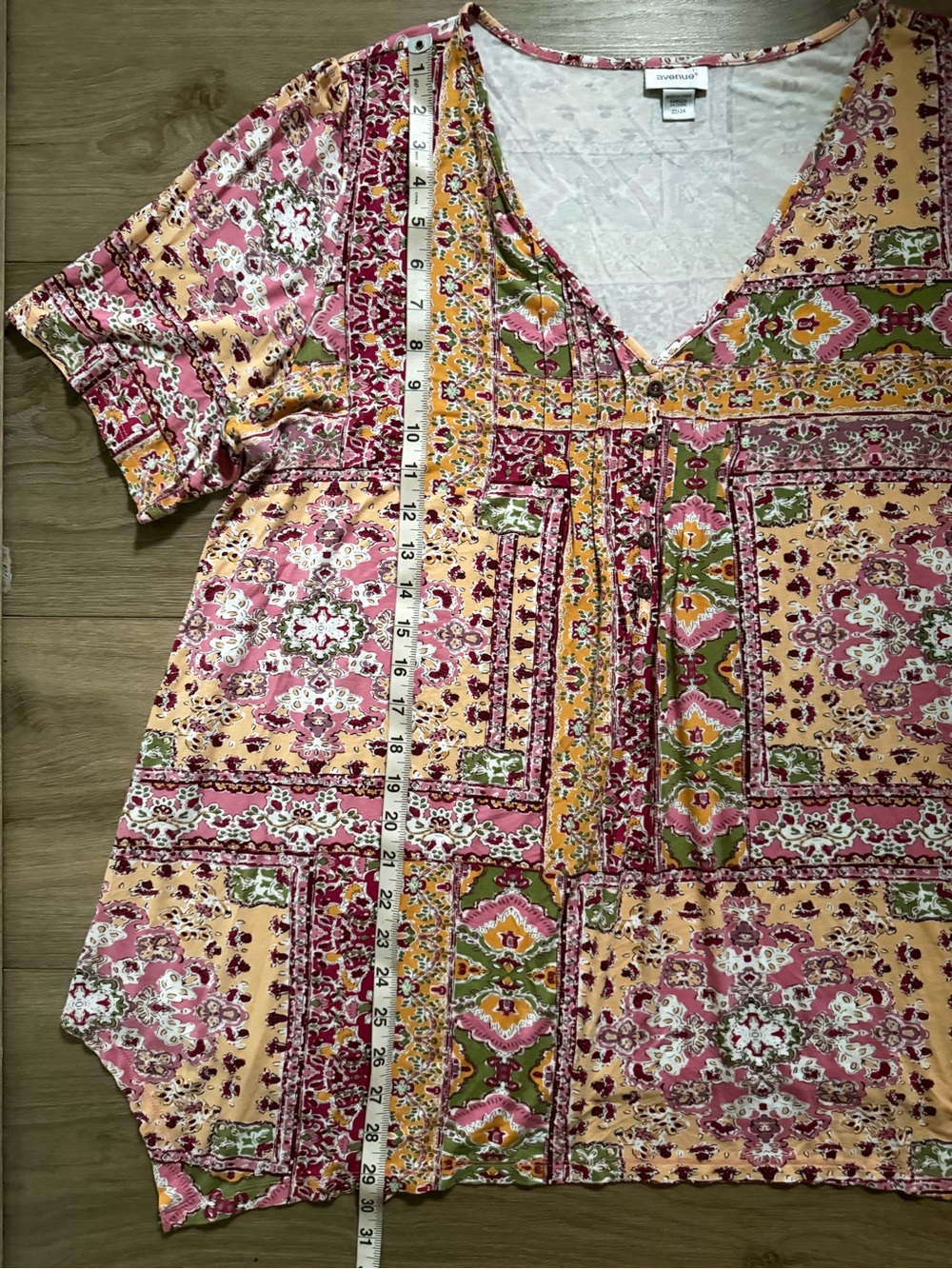 AVENUE Floral Patchwork Tunic Top EUC - Picture 3 of 5
